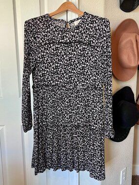 Knox Rose Black and White Floral Tiered Mini Dress Long Sleeve Size Small
